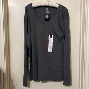 NWT ladies essential V-Neck Lon Sleeve Tee color: green midnight